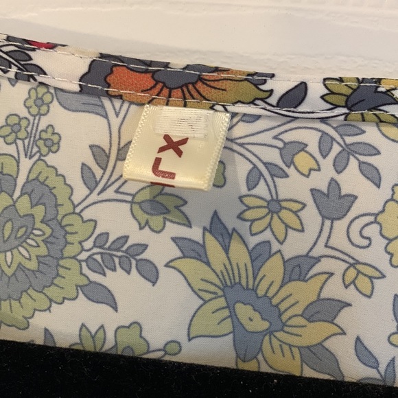 Floral Boho Tunic - Picture 2 of 4